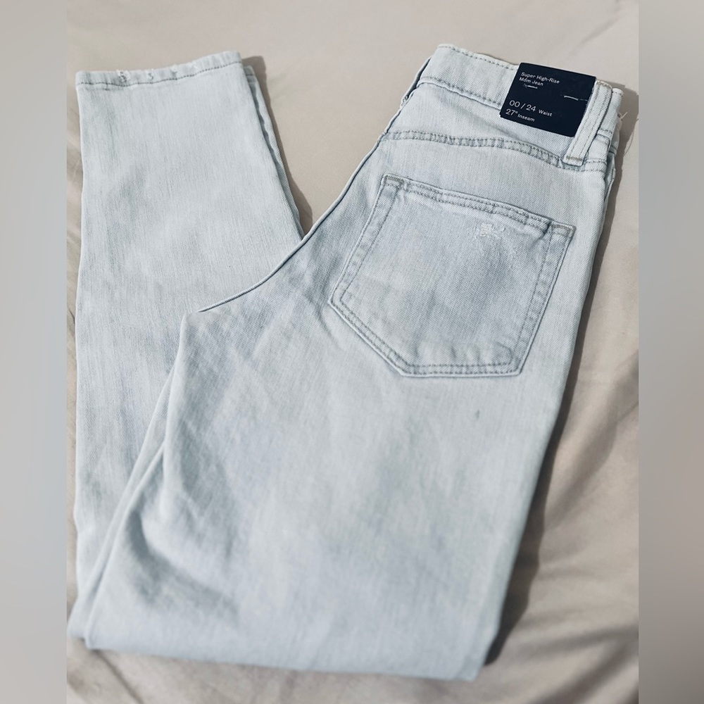 Super-High Rise Distressed Mom Jeans - Picture 5 of 5